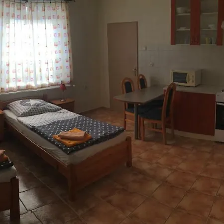 Prazdninovy Dom Katarina Lejlighed Partizánske